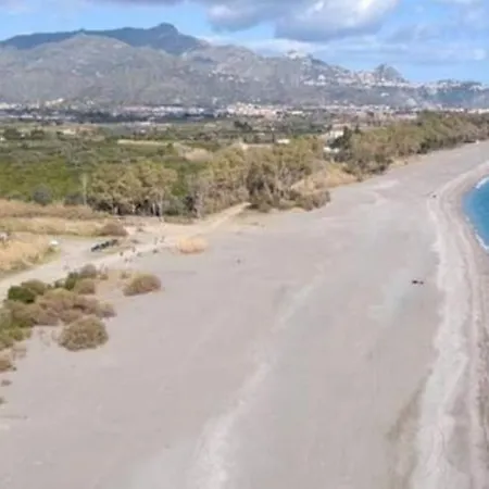 Delia Service 펜션 퓨메프레도 디 시실리아